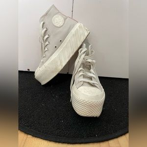 Platform Converse Shoes 🤍